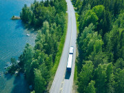 Гнучкий графік, сучасний автопарк, стабільна зарплата — водій C+E в Єв