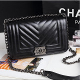 Сумочка Chanel Boy Шанель Бой Шеврон в размере 26см отличное качество