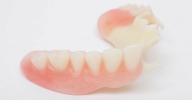Бюгельные протезы зубов Acetal в городе Черкассы дешево - изображение 1