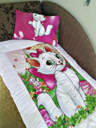 Детский постельный набор "Кошка" (одеяло+подушка+простыня) - изображение 1