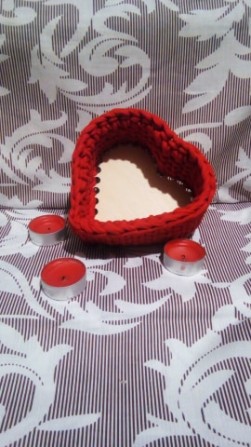 Корзинка - сердце из трикотажной пряжи - изображение 1
