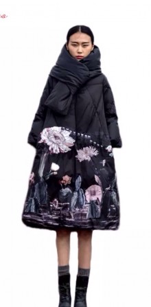 Пальто пуховик модное с цветочным принтом - изображение 1