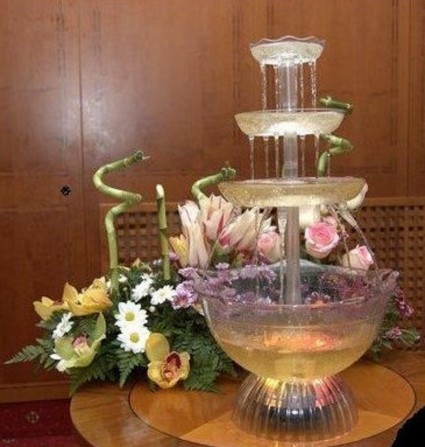 Фонтан для шампанского, вина или другого алкогольного напитка представ - изображение 1
