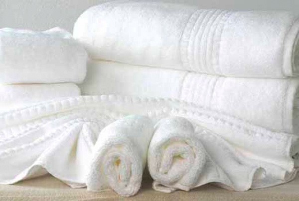 Белое махровое полотенце - изображение 1
