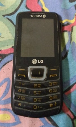 Мобильный телефон LG A290 на 3 сим-карты - изображение 1