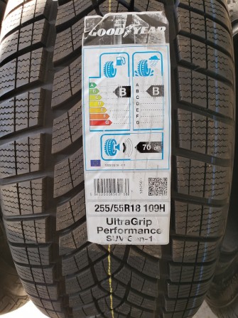 Шины зимние Goodyear Ultra Grip Performance 255 / 55 R18 - изображение 1