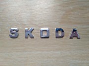 Металлические буквы Skoda на кузов авто наклейки на авто