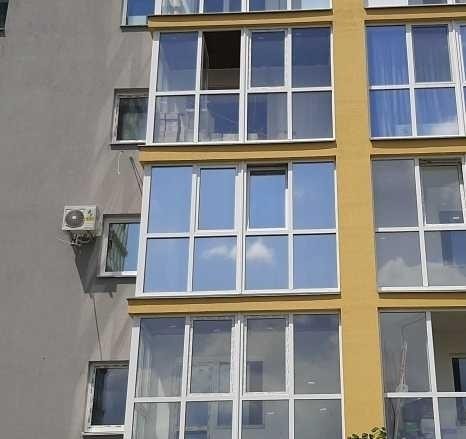 Тонировка окон и перегородок плёнками квартир, домов, офисов - изображение 1