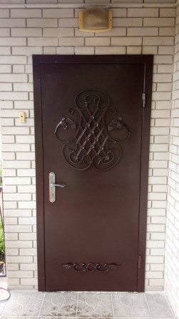 Входные металлические двери оконные решетки - изображение 1