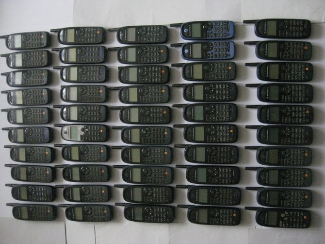 Продам 50 мобильных телефонов Motorola - изображение 1