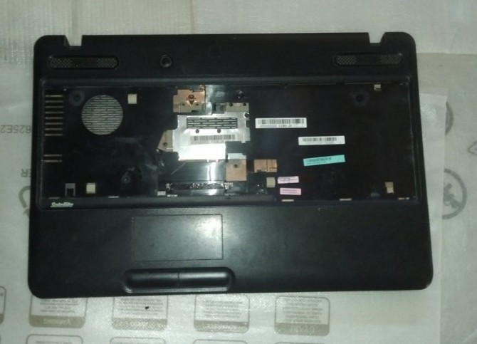 Разборка ноутбука Toshiba Satellite С660-1ТМ - изображение 1