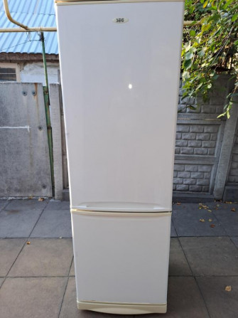 Продам двухкамерный холодильник Б/У - изображение 1