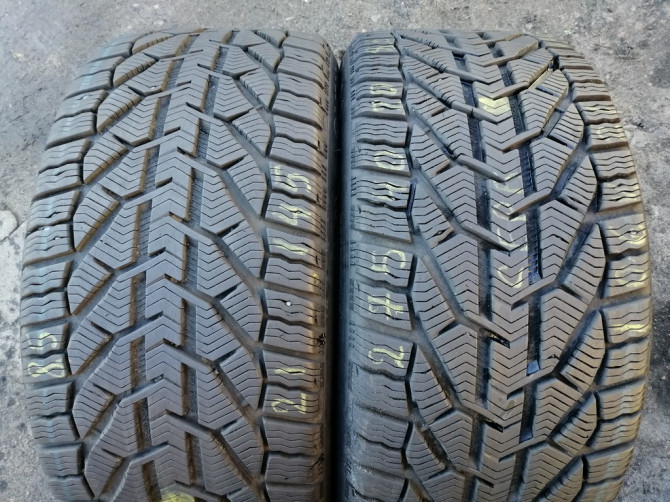 Taurus SUV Winter 275/40R20 106V шини бу зима 2 штуки - изображение 1