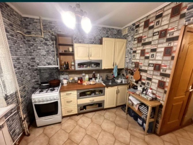 Продам 2 кімн квартиру в центрі - изображение 1