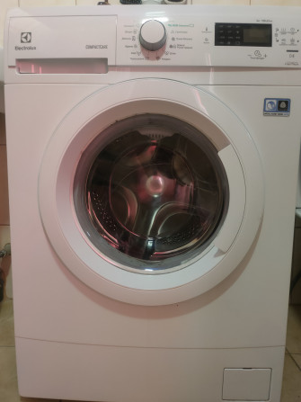 Стиральная машинка Electrolux CompactCare, б/у - изображение 1