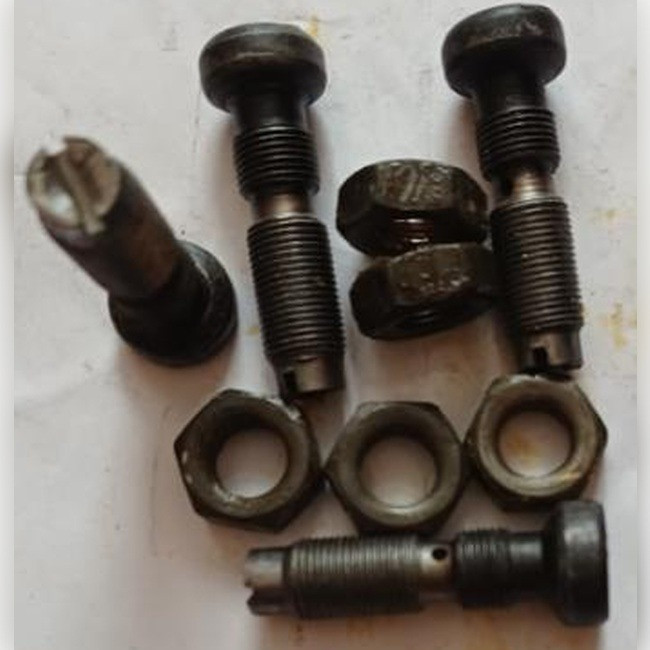 Гвинт регулювальний коромисла з гайкою ЯМЗ КРАЗ, МАЗ, Т-150 - изображение 1