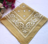 Бандана з візерунком Класик 10383 55х55 см бежева