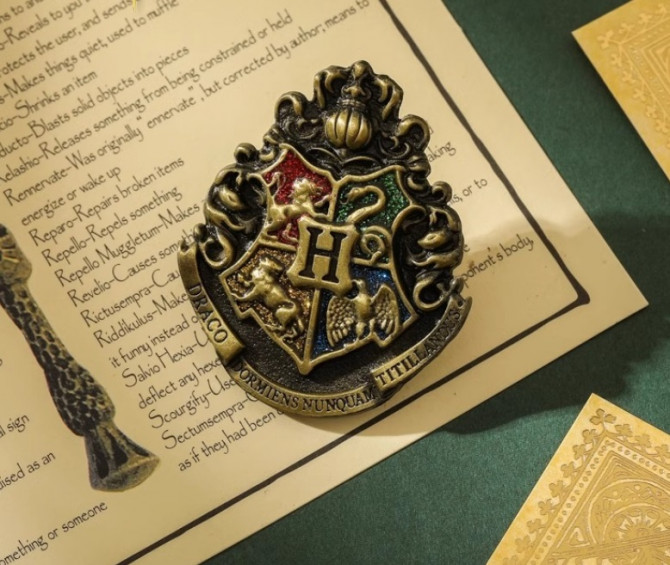 Брошка на одяг Harry Potter Хогвартс 14894 - изображение 1