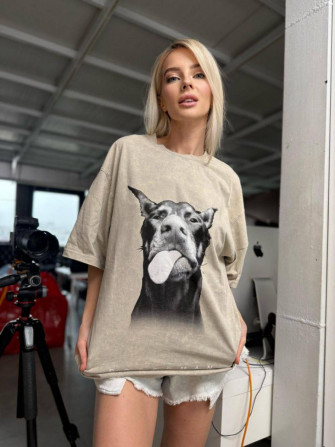 Футболка жіноча тай-дай з принтом Doberman 20346 бежева - изображение 1