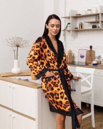 Халат жіночий з плюшевого велюру ексклюзивний Leopard 18274 M-L - изображение 1