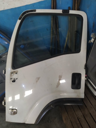 Двері для вантажного автомобіля ISUZU NQR71,NPR75, NMR85, NLR85, NQR90 - изображение 1