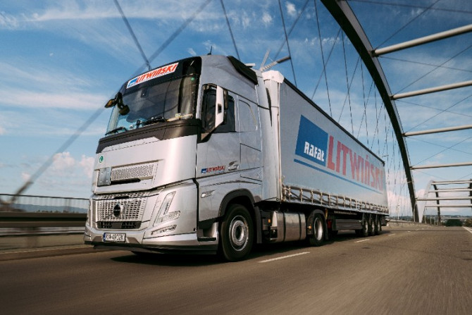 Водій C+E | Volvo + Fliegl/Berger | Робота по Європі - изображение 1