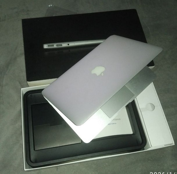 Ноутбук MacBook Air A1370 Mid 2011 - изображение 1