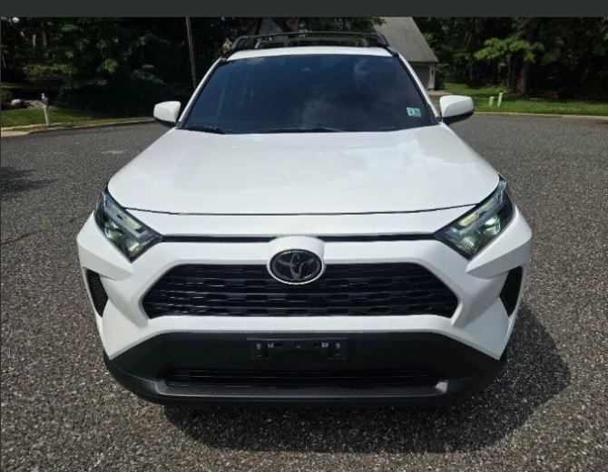 Pre Owned 2025 Toyota RAV4 XLE Full Options - изображение 1